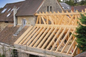 construction of the wooden frame of a roof