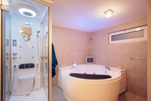 Modern bathroom