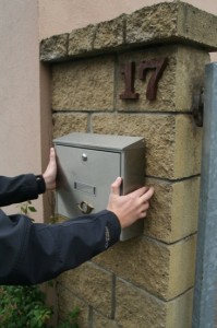 schranka - nalepeni